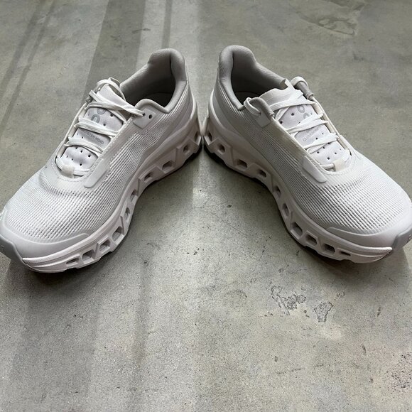 On Running Cloudmonster Void Wmn's Triple White 3WF10491200 - New - Picture 5 of 6